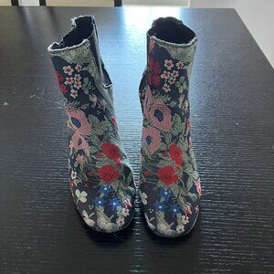 Indigo Road Flower Boot Size 7 1/2